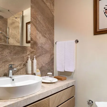 Swissotel Living מלון 5*