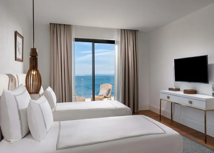 Отель Swissotel Living