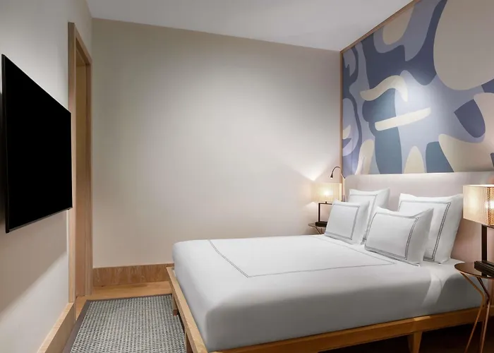 Отель Swissotel Living