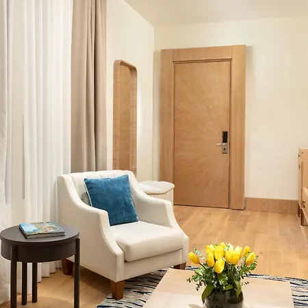 Hotel Swissotel Living 5*
